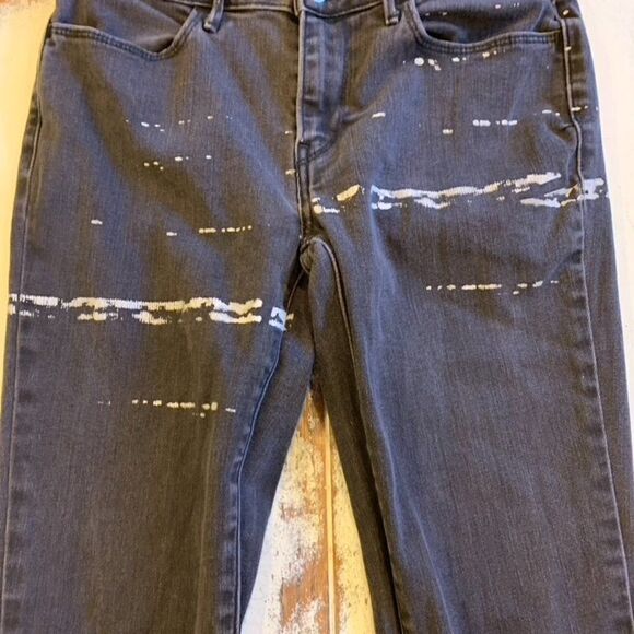 Levi's Skinny Faded Black Painted Jean - Picture 2 of 6